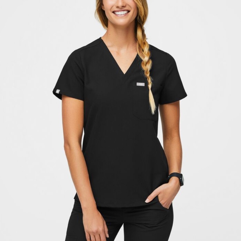 FIGS Catarina One-Pocket Scrub Top